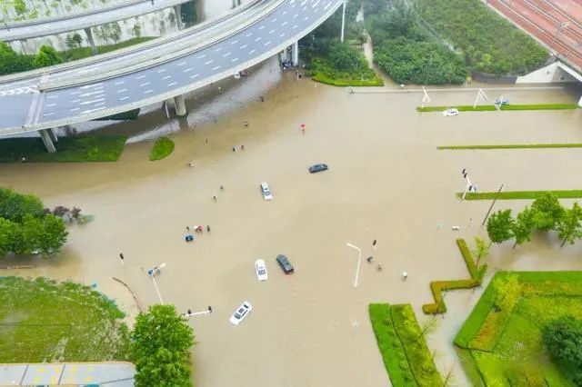 朋说丨车被水淹了，保险赔不赔？(图2)