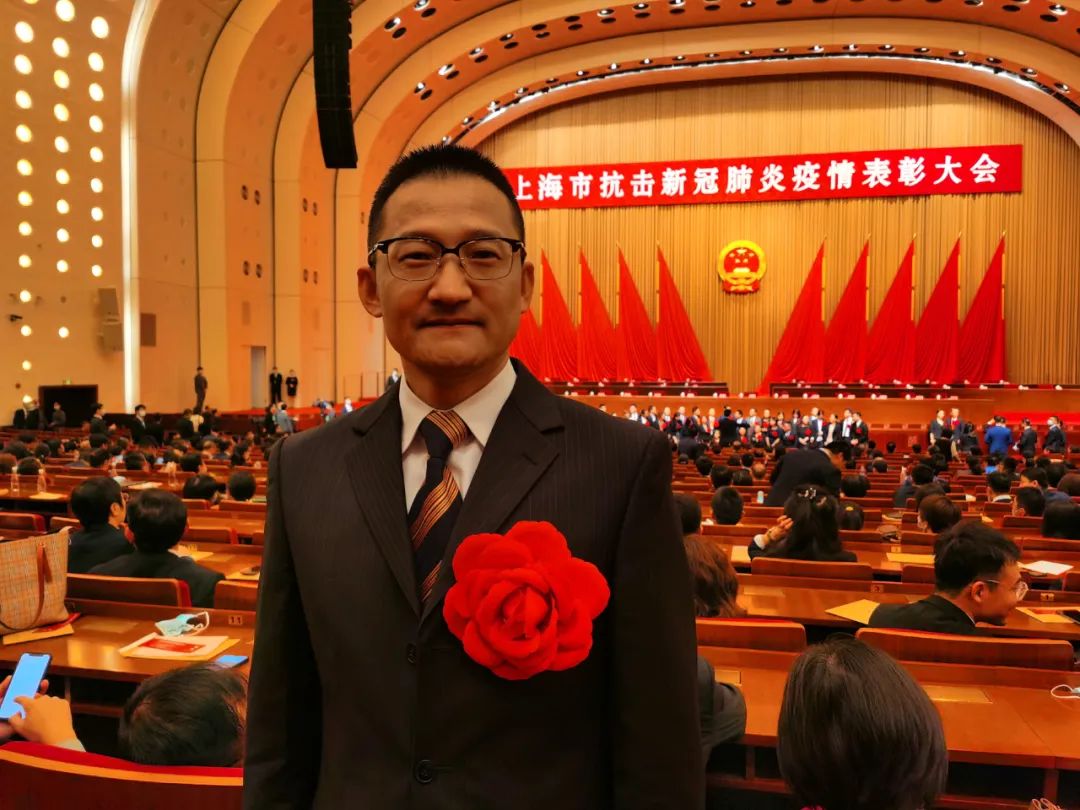道听丨朱伟律师被评为“上海抗击新冠肺炎疫情先进个人”(图1) 道听丨朱伟律师被评为“上海抗击新冠肺炎疫情先进个人”(图1)