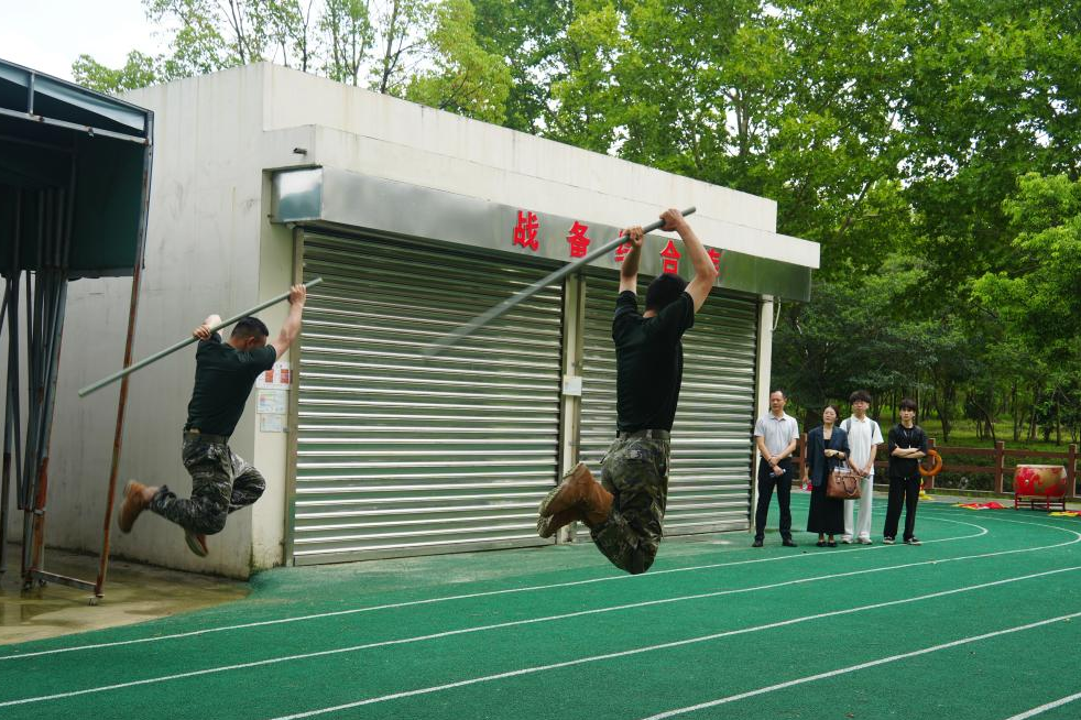 道听丨道朋党支部开展“八一”拥军慰问暨“送法进军营”主题活动(图6)